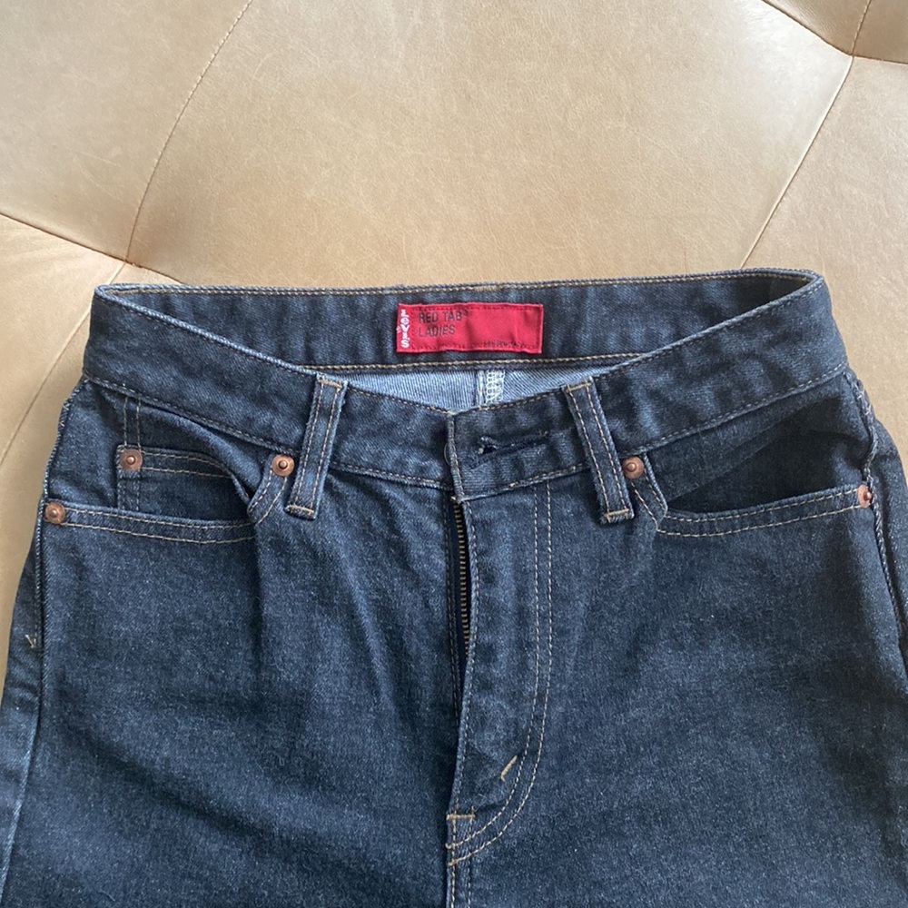 Levi’s Jean - Picture 3 of 9
